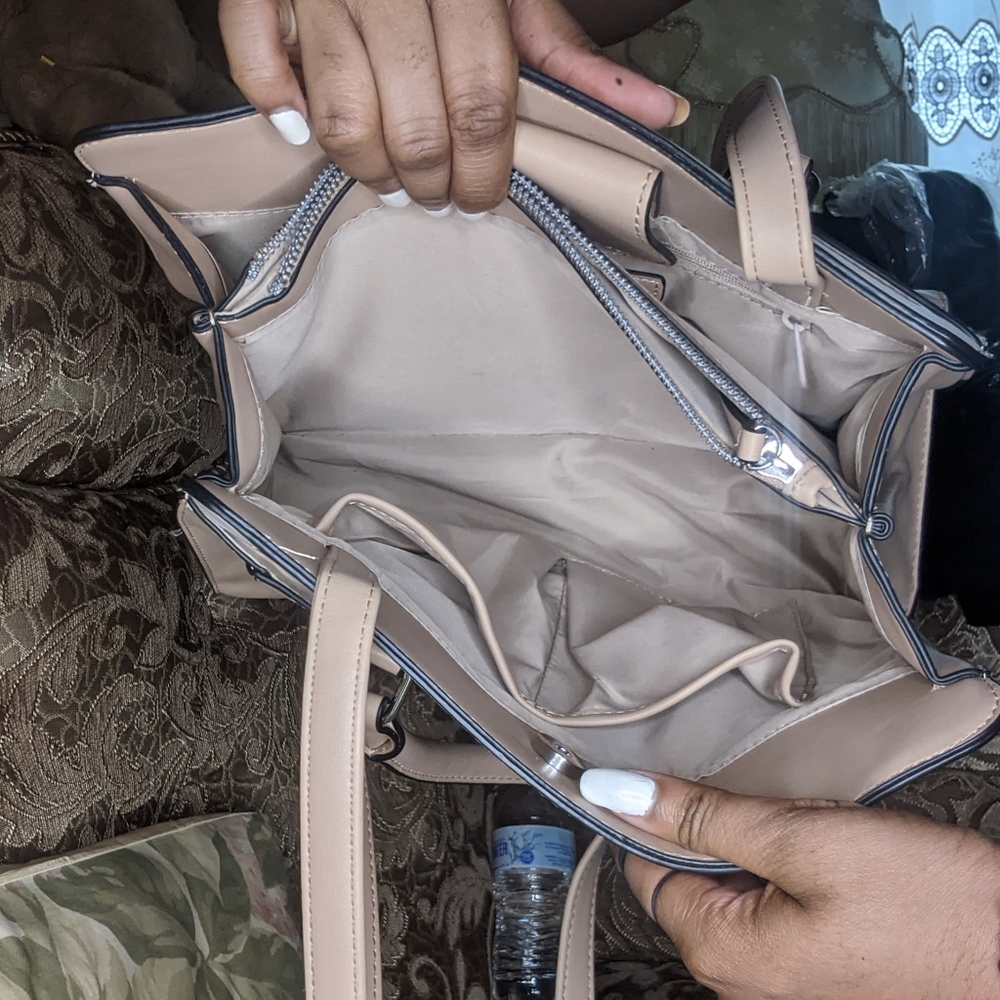 Handbag - Picture 5 of 7